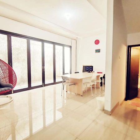 4-Bedroom Home In South Jakarta Nuansa Swadarma Residence By Le Ciel Hospitality Exteriér fotografie