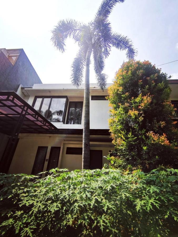 4-Bedroom Home In South Jakarta Nuansa Swadarma Residence By Le Ciel Hospitality Exteriér fotografie