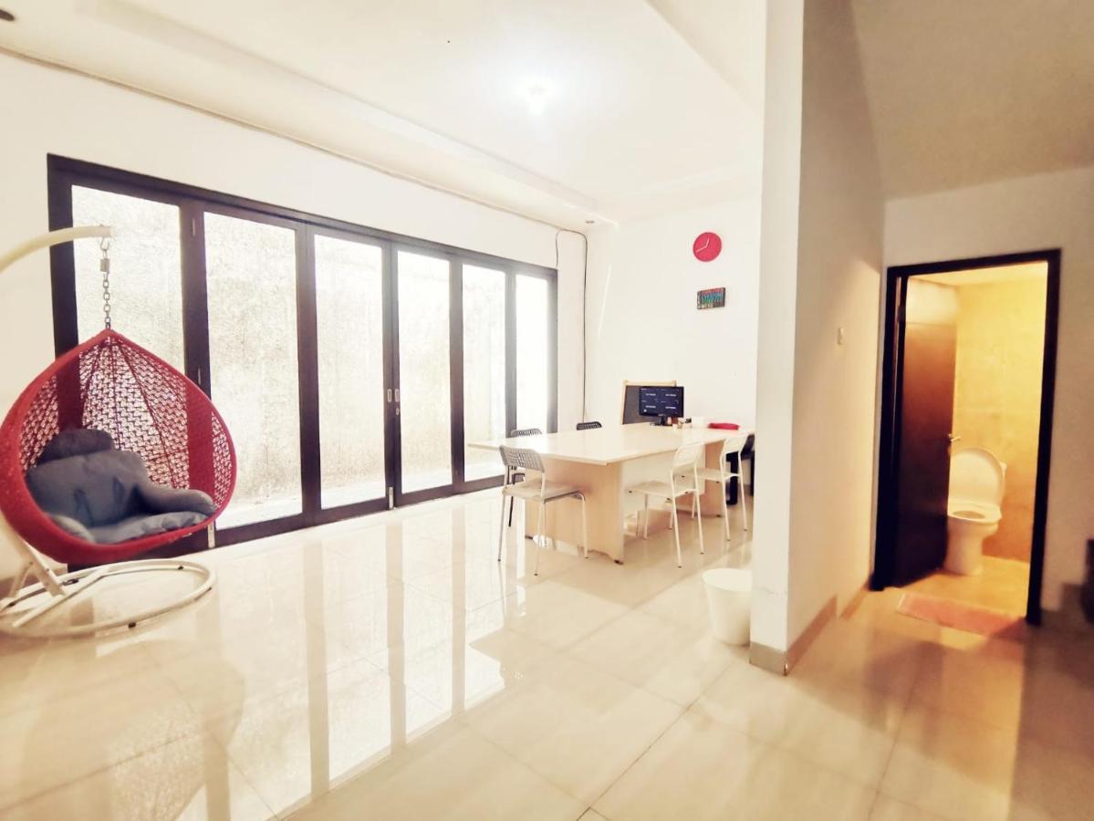 4-Bedroom Home In South Jakarta Nuansa Swadarma Residence By Le Ciel Hospitality Exteriér fotografie