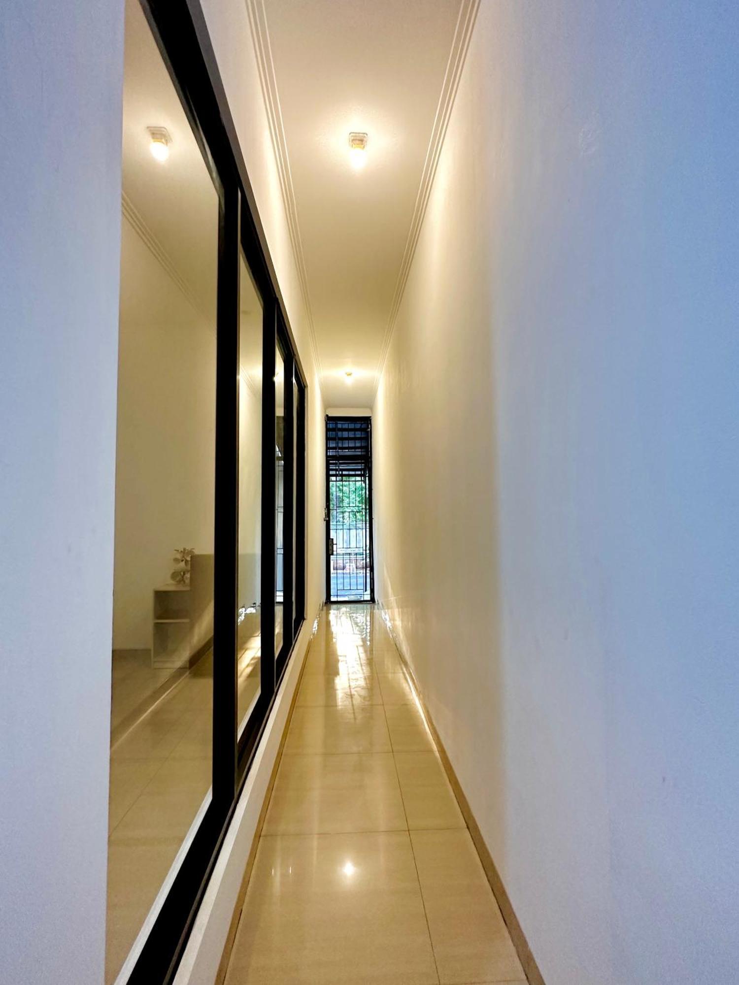 4-Bedroom Home In South Jakarta Nuansa Swadarma Residence By Le Ciel Hospitality Exteriér fotografie
