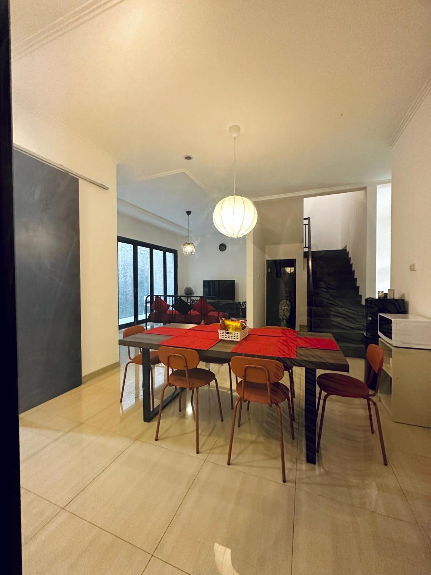 4-Bedroom Home In South Jakarta Nuansa Swadarma Residence By Le Ciel Hospitality Exteriér fotografie