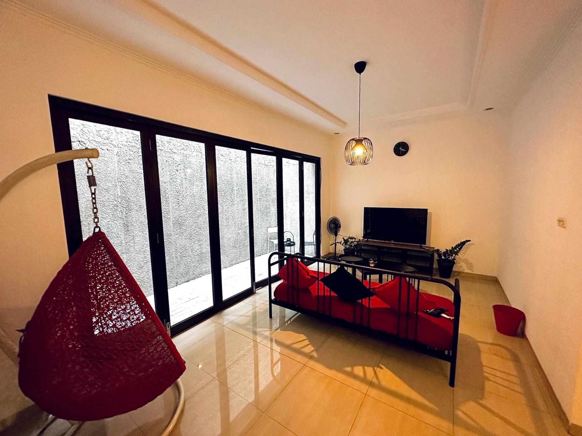 4-Bedroom Home In South Jakarta Nuansa Swadarma Residence By Le Ciel Hospitality Exteriér fotografie
