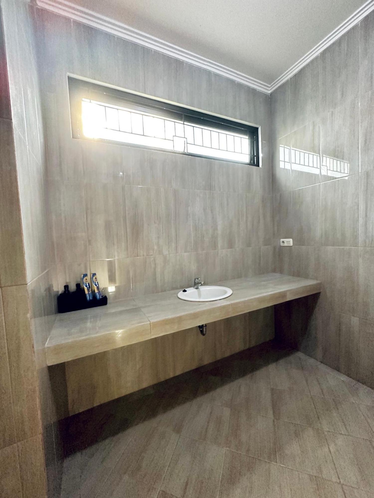 4-Bedroom Home In South Jakarta Nuansa Swadarma Residence By Le Ciel Hospitality Pokoj fotografie